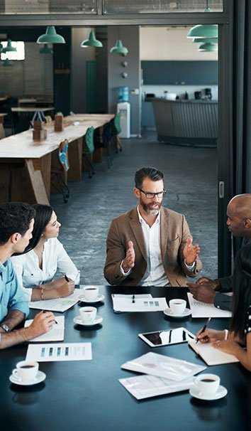 웹사이트 디자인 작업 장면